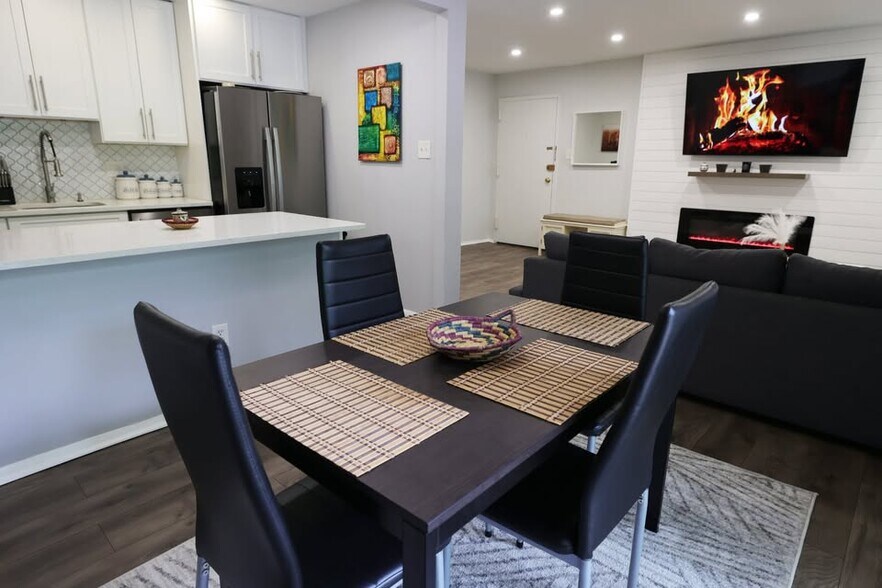 Building Photo - 2912 Kings Chapel Rd