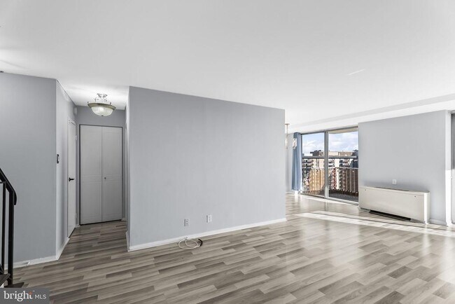 Building Photo - 301 N Beauregard St