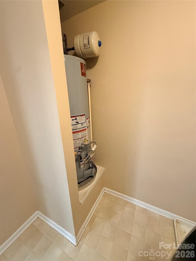 Building Photo - 5219 Sunriver Rd