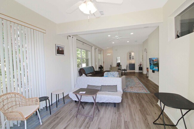 Building Photo - Vista Del Lago Seasonal Villa for Rent