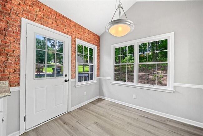 Building Photo - 5590 Princeton Oaks Dr