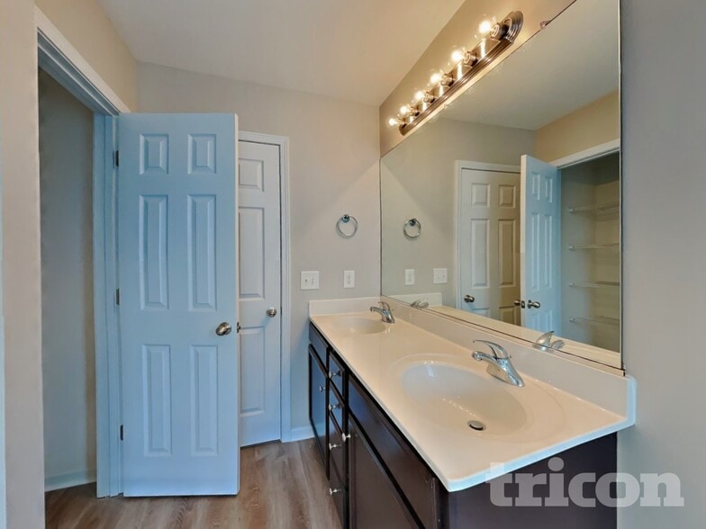 Building Photo - 2820 Wild Poplar Way