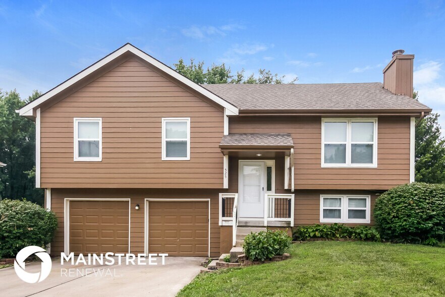 Primary Photo - 525 Kenneth Ln