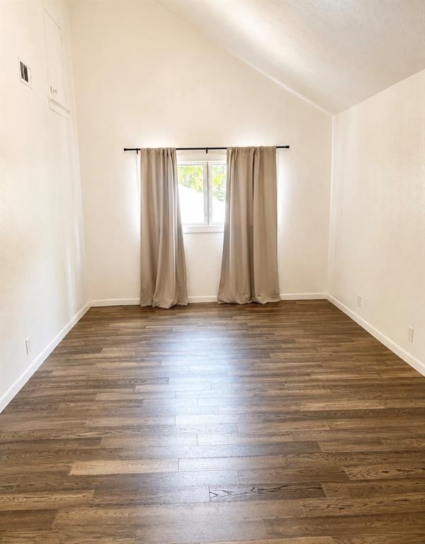 Building Photo - 302 Meadow Creek Dr
