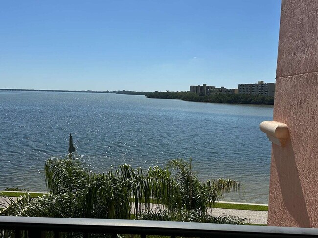 Building Photo - 2755 Via Capri