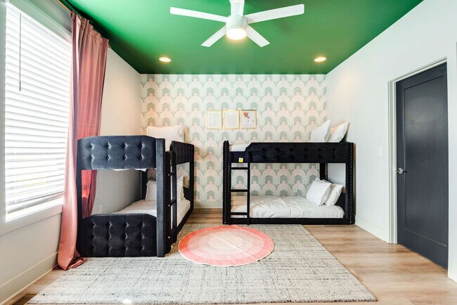 Building Photo - 1112 Harmony Way