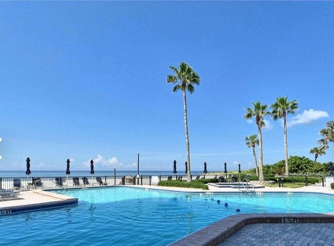 Building Photo - 2525 Gulf of Mexico Dr