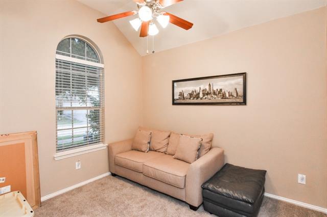 Building Photo - 1700 Bluebird Dr