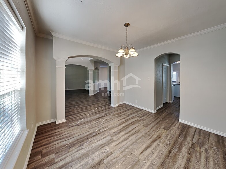 Building Photo - 17826 Camden Oaks Ln