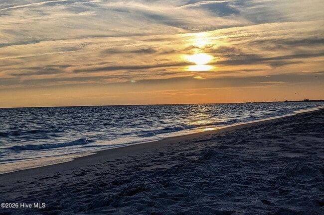 Building Photo - 301 Commerce Way