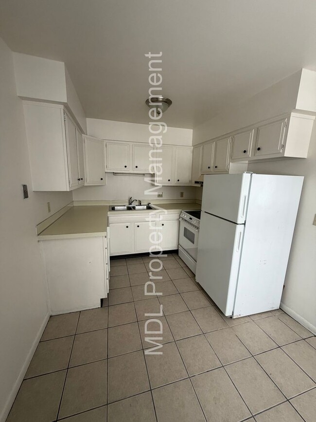 Building Photo - 2129 Weiss St