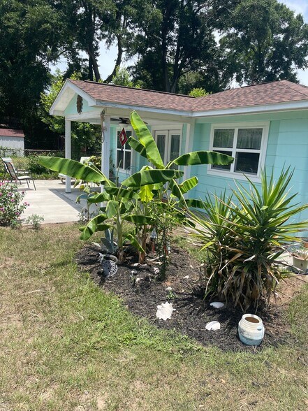 Building Photo - 1603 Palmetto Dr