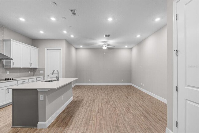 Building Photo - 6477 Cyrils Dr