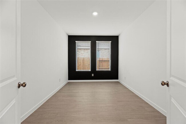 Building Photo - 16515 Mesquite Fld Dr