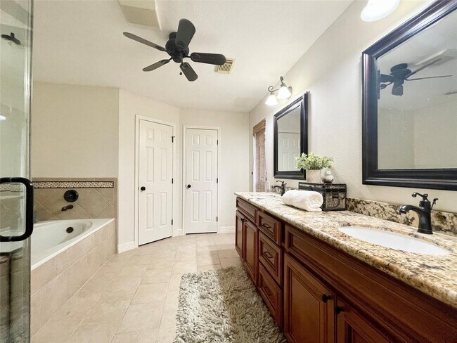 Building Photo - 8910 Driftstone Dr