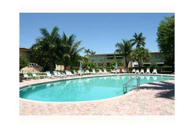 Building Photo - 180 Isle of Venice Dr