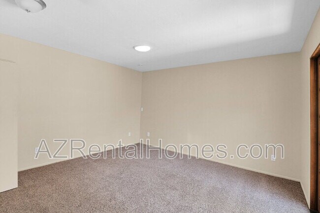Building Photo - 1622 E Coronado Dr