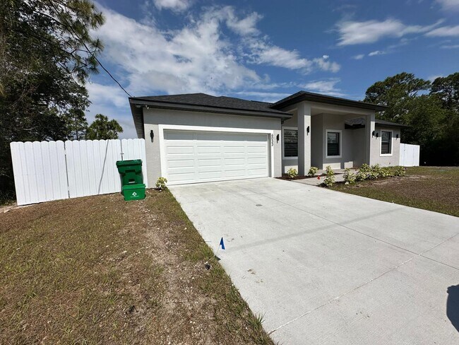 Building Photo - 6033 Kumquat Cir