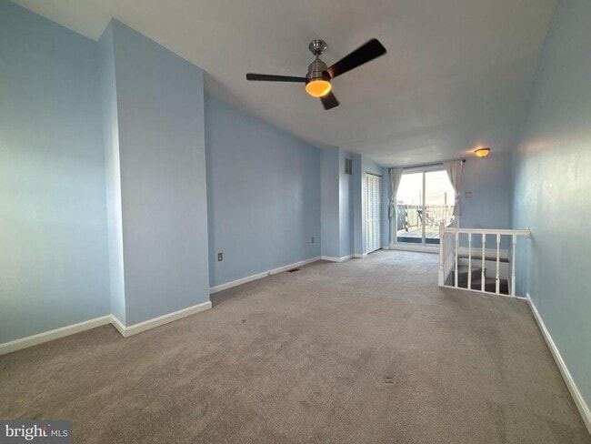 Building Photo - 1218 Riverside Ave