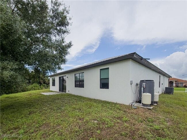 Building Photo - 6144 Higgins Ave