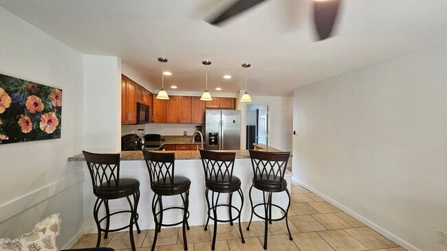 Building Photo - Turned key fully furnished 3 bedroom in Ki...