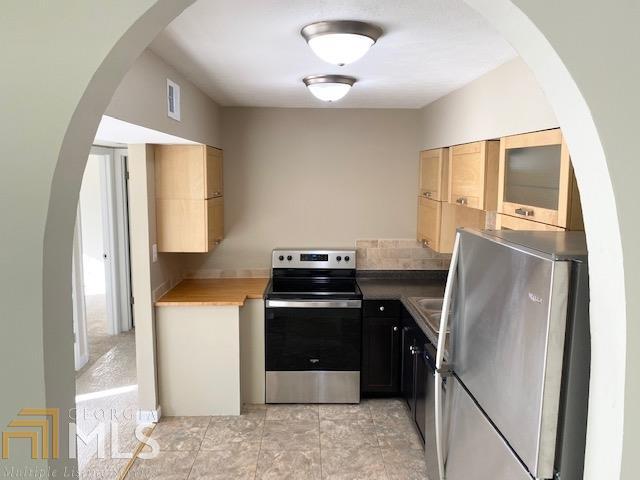 Building Photo - 3105 Colonial Way