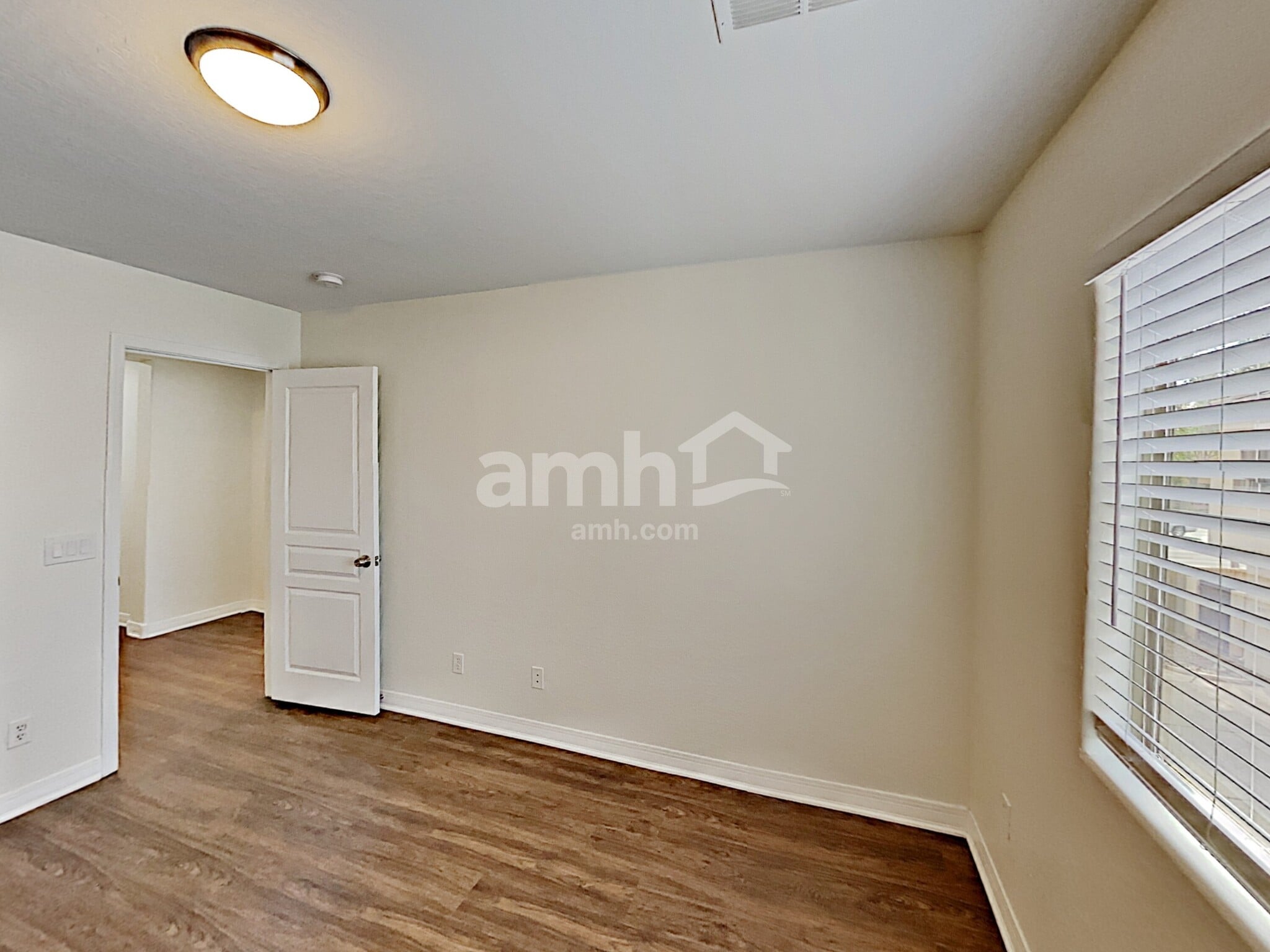 Building Photo - 3843 E Santa Fe Ln