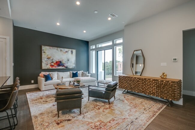 Building Photo - 1615 Wheeler Ave