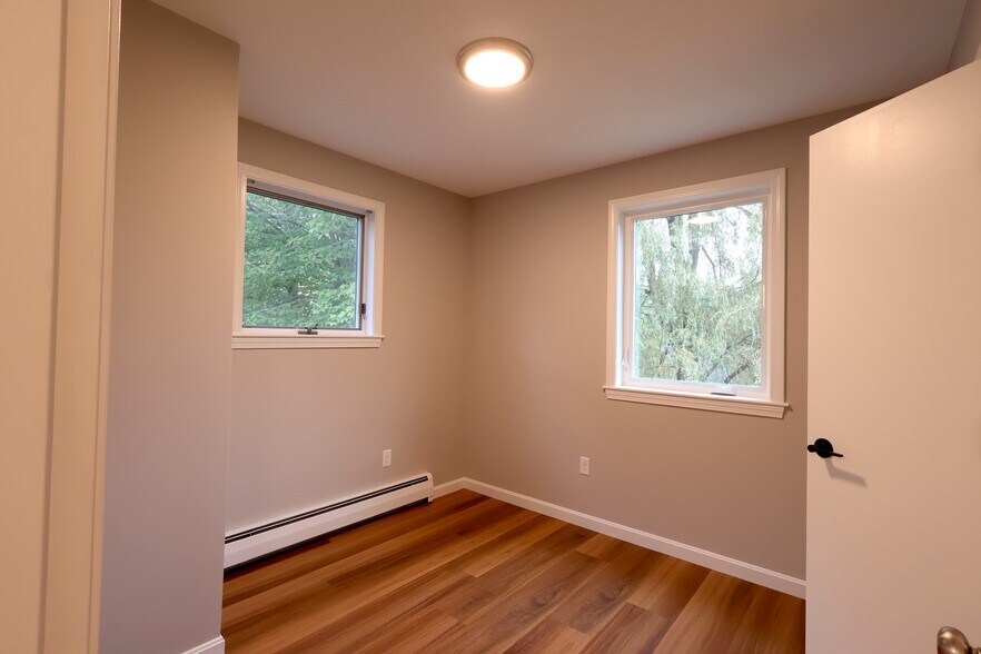 Building Photo - 6 Bennett Rd