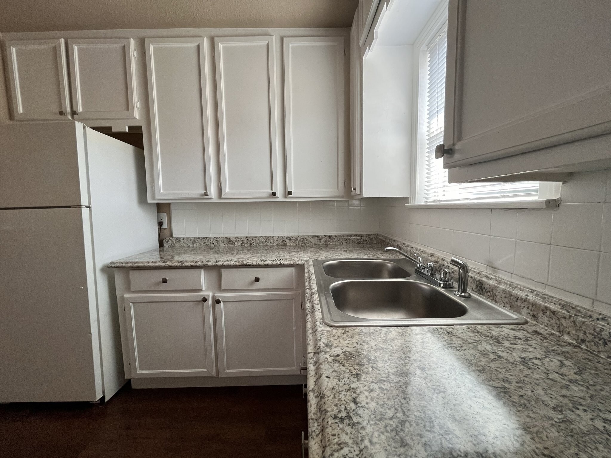 Building Photo - 7623 Pecan Villas Dr