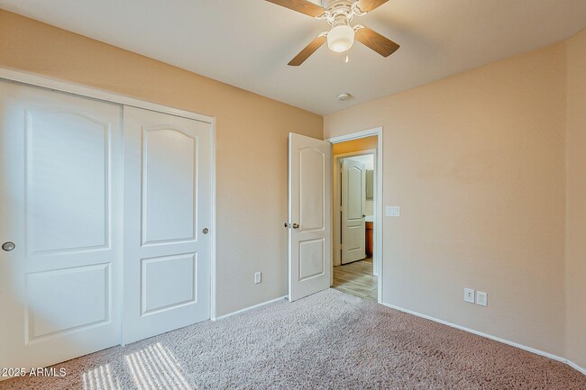 Building Photo - 1279 W Jersey Way