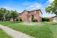 Building Photo - 2923 Glendale Dr