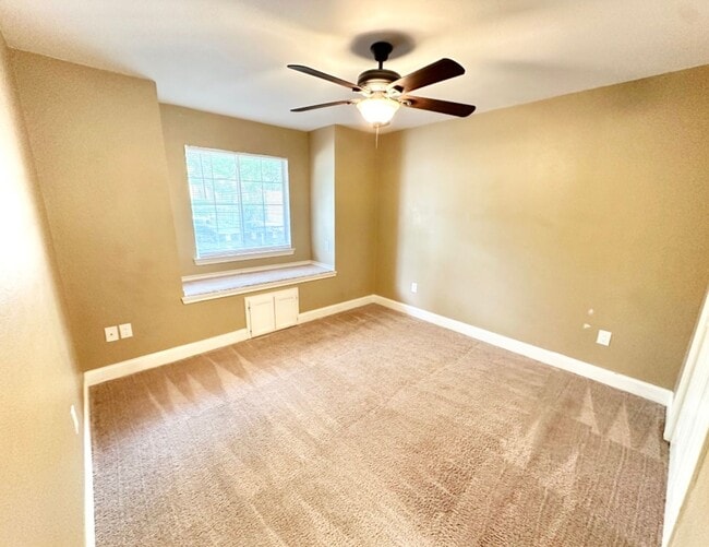 Building Photo - Perfect Student Retreat – Private 1BR Cottage Near UNT