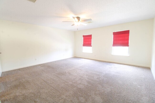 Building Photo - 8118 Chestnut Manor Dr