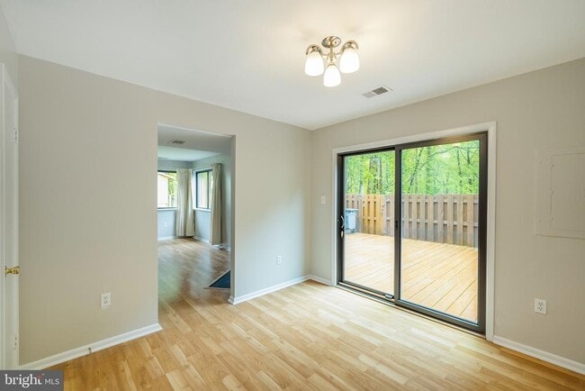 Building Photo - 5620 Summer Oak Way