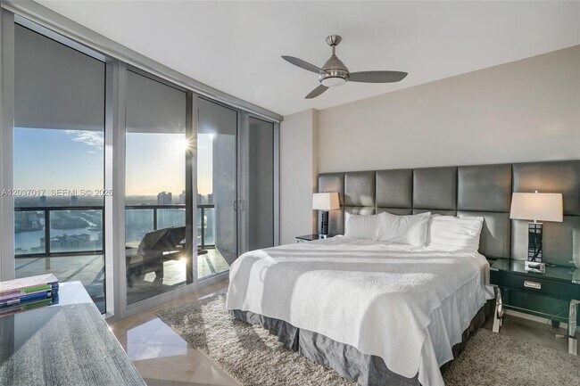 Building Photo - 17121 Collins Ave