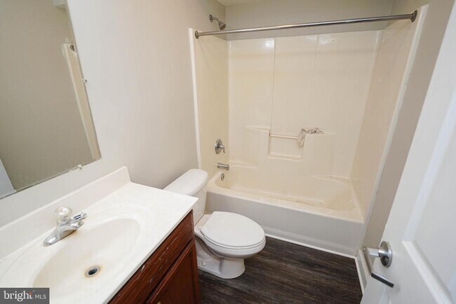 Building Photo - 10 N Pennsylvania Ave