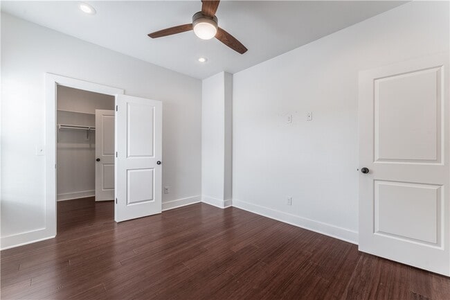 Building Photo - 6513 W Pleasant Way