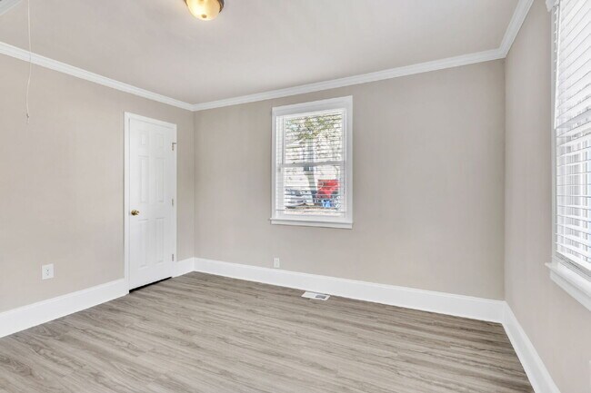 Building Photo - Beautifully Updated 2-Bedroom, 2-Bath Single-Level Home($1650/mo rent***)