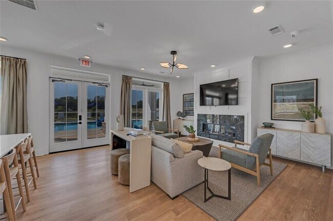 Building Photo - 10 American Ave