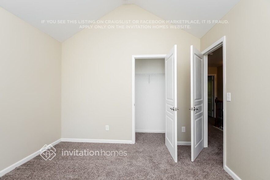 Building Photo - 505 Lakeside View