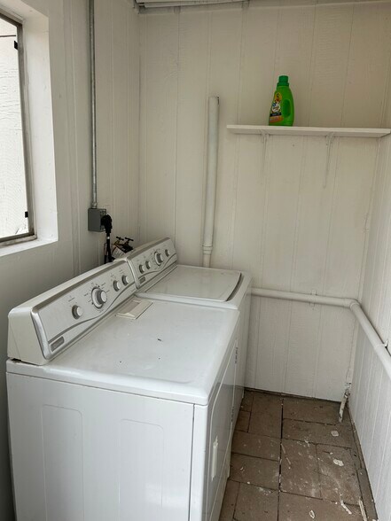 in unit laundry room - 5400 W Calle Cayeus