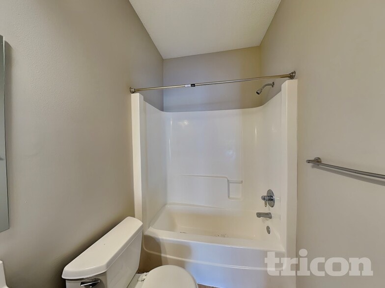 Building Photo - 2739 Zumbrota Cir NE