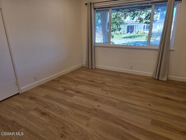 Building Photo - 1404 Suffolk Ave