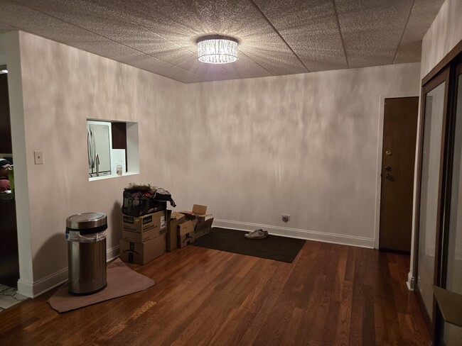 Dining Room - 3423-407 S Cottage Grove Ave