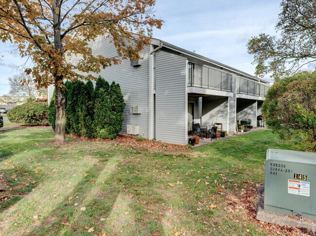 Building Photo - 105 Florence Rd