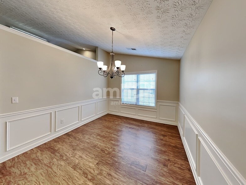 Building Photo - 2166 Blueberry Ln