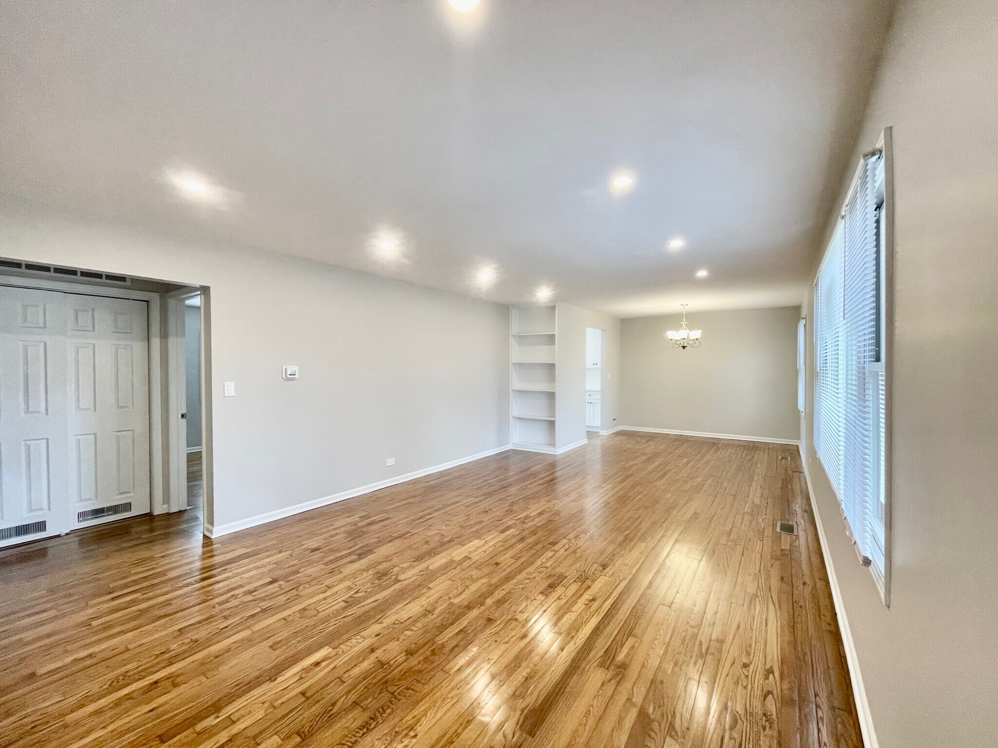 Building Photo - 15 Bradley Ln