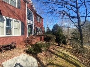 Building Photo - Suite A Main Level