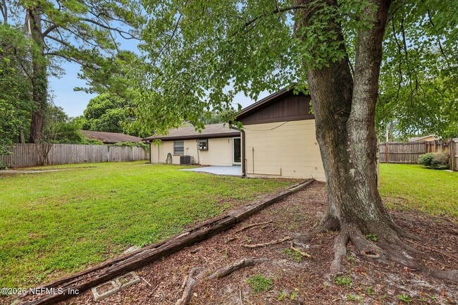 Building Photo - 8364 Pointer Dr N